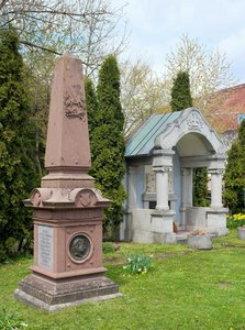 Brigachtal-Überauchen, Kriegerdenkmal von 1870/1871 und Gefallenendenkmald der beiden Weltkriege.